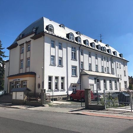 Grandhotel Nový Bor 外观 照片